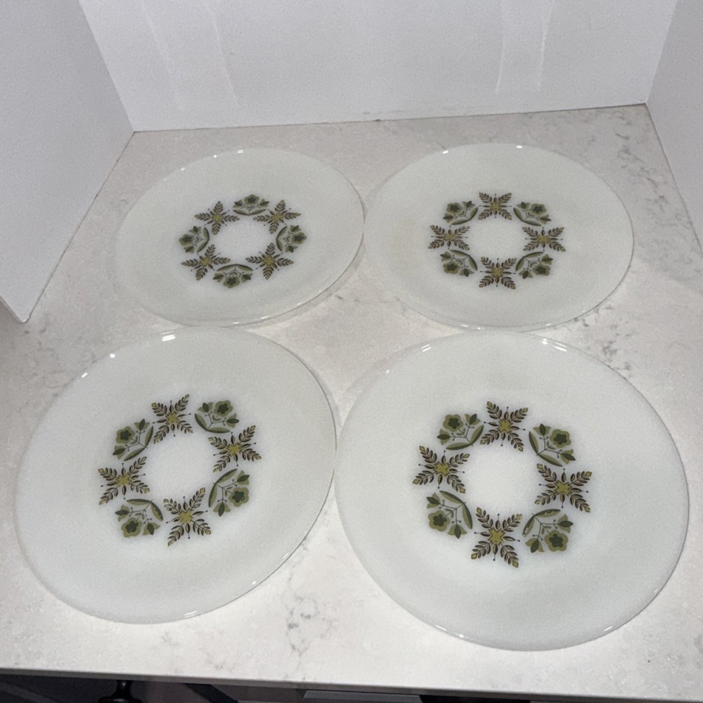 VTG Set Of 4 Fire King Anchor Hocking  Meadow Green 10" Plates